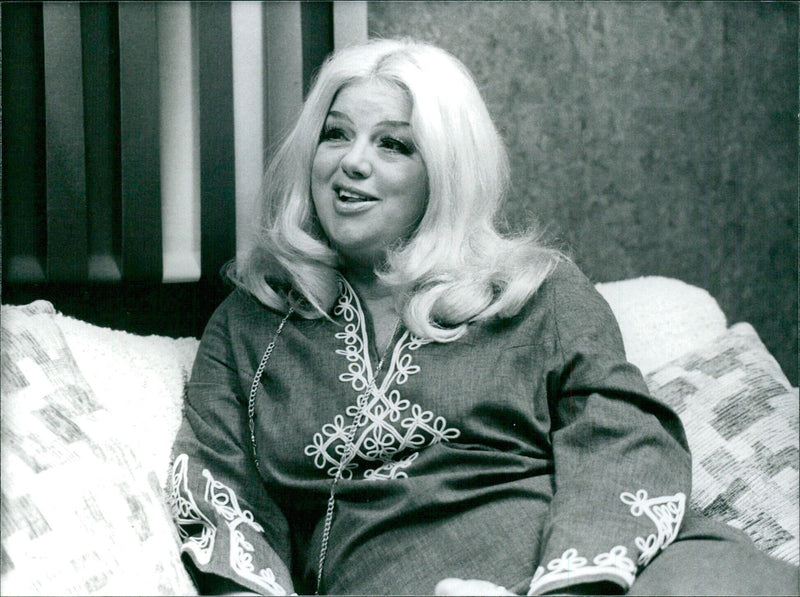 British Actress Diana Dors - Vintage Photograph