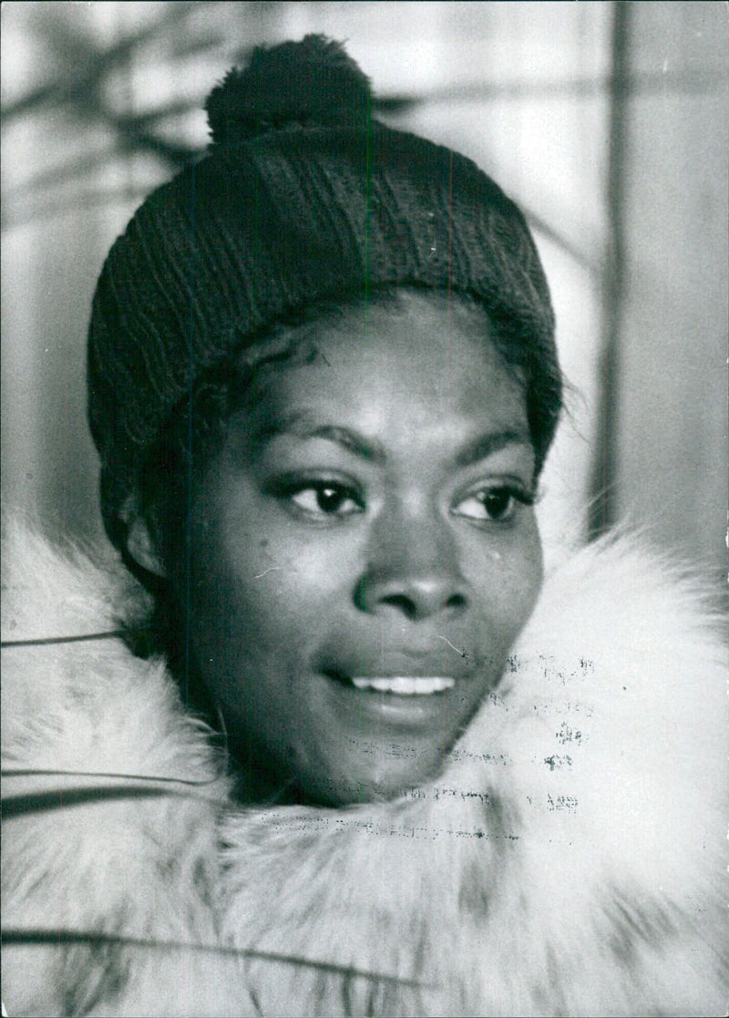 Dionne Warwick, Top American Soul Singer - Vintage Photograph