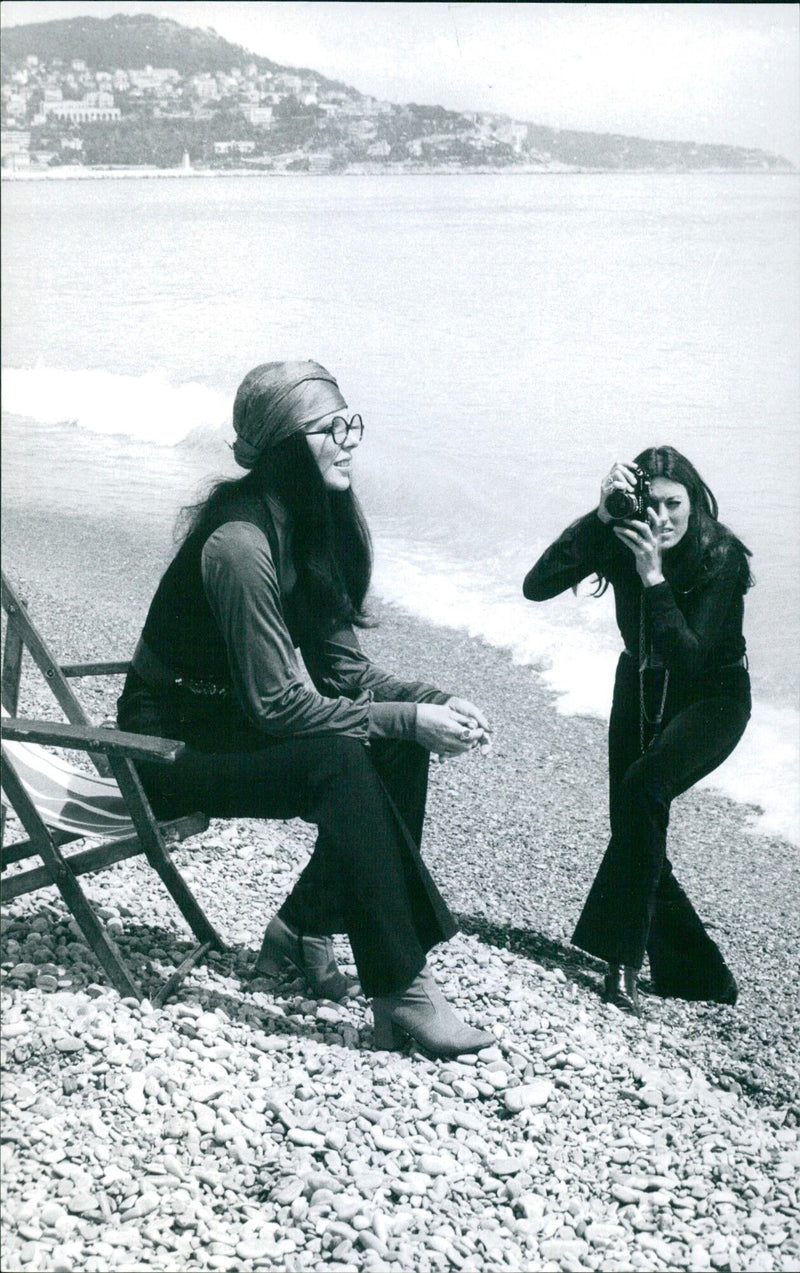 Joan Collins & Shiva Harvey - Vintage Photograph