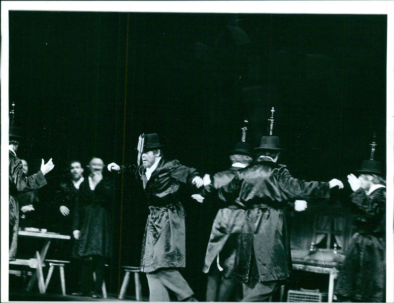 ML! Photographer T. WESTMAN Tobaksvägen 1 123 57 FARSTA Eu правилно tolest - Vintage Photograph