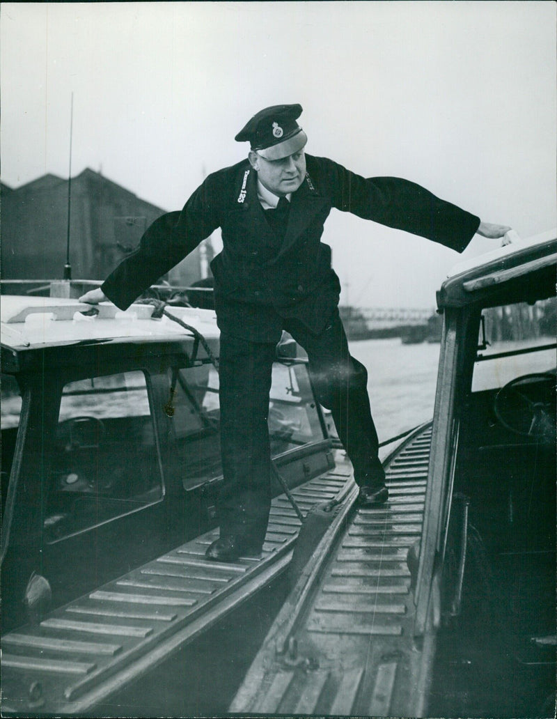 WATCHDOGS OF THE THAMES - Vintage Photograph