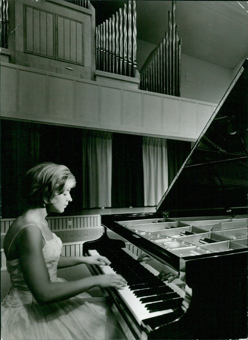 Inger Wikström 1966 - Vintage Photograph