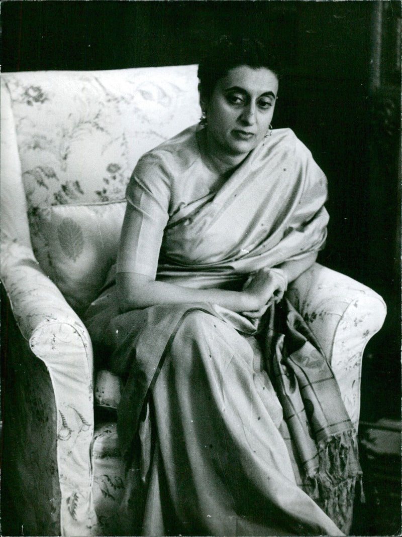 INDIRE INDIRA GANDH COPYRIGHT INTERNATIONAL MAGAZINE SERVICE - Vintage Photograph