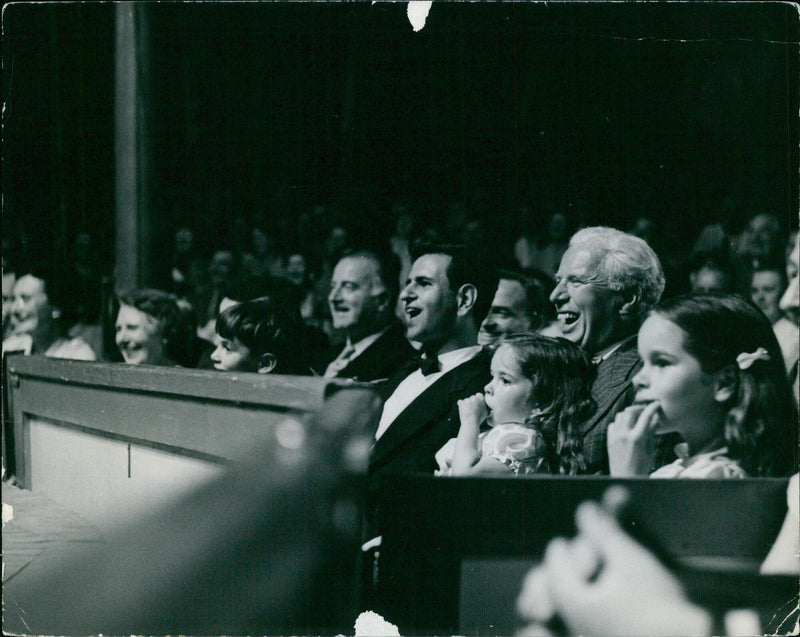 B3 Chaplin, Charlie film in Lausanne - Vintage Photograph