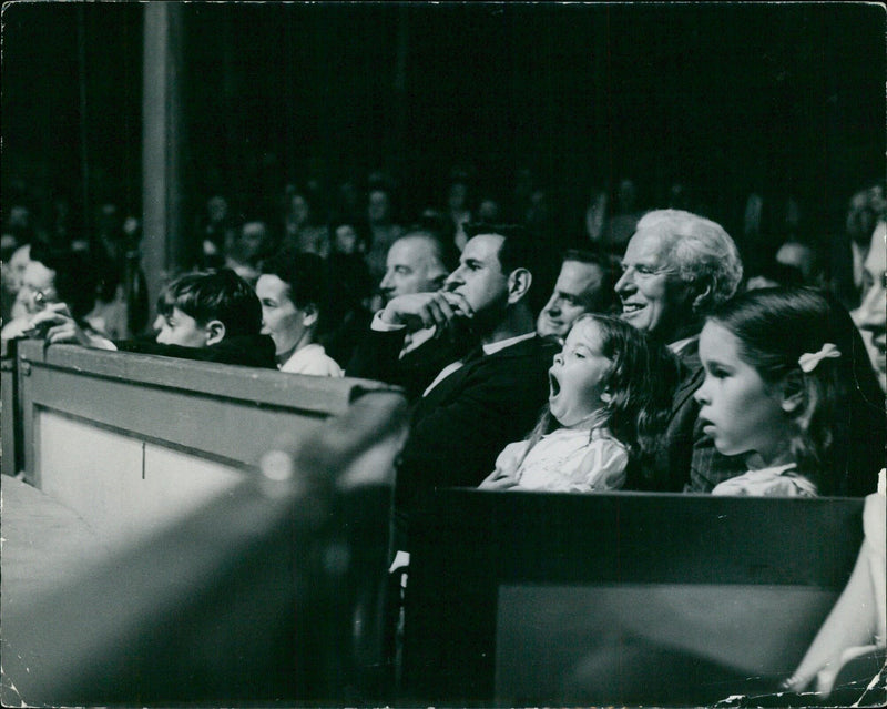 S B3 film Chaplin, Charlie with his daughters in Lausanne - Vintage Photograph