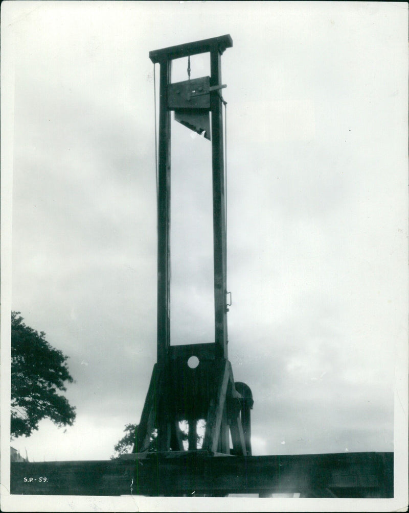 S.P. - 59. 7 39 Torture, execution - Vintage Photograph