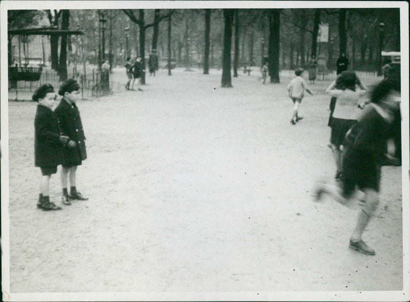 133 Chaplin's Jonel film II on the 25th. 47/31 Chaplend development - Vintage Photograph