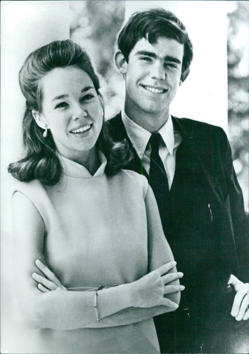 DAVID & JULIE EISENHOWER - Vintage Photograph