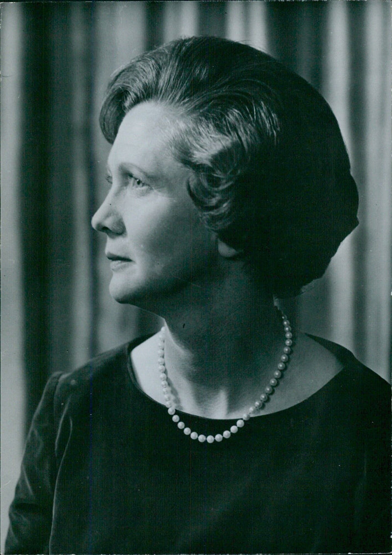 Mrs. Avis Boulen, wife of American Ambassador to France - Vintage Photograph