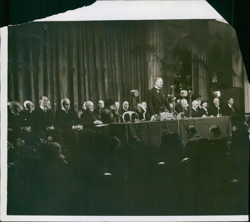 British Prime Minister speaks at Mansion House - Vintage Photograph