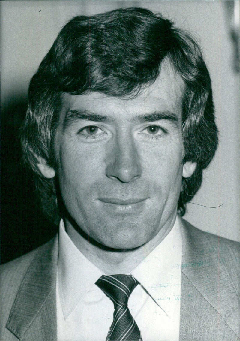 Pat Jennings, one of the best known goalkeepers in British football. - Vintage Photograph