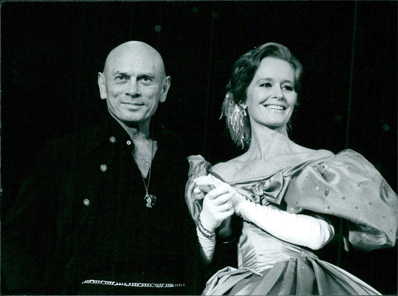 Yul Brynner and Virginia McKenna in "The King and I" revival - Vintage Photograph