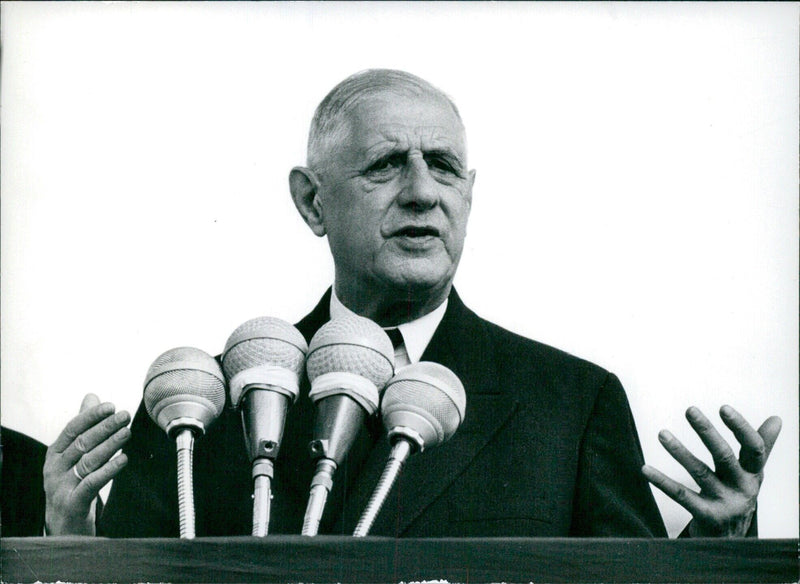 President of France: GENERAL DE GAULLE - Vintage Photograph