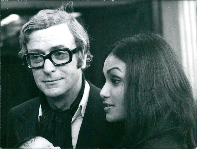 British Actors: MICHAEL CAINE & WIFE SHAKIRA OPS - Vintage Photograph