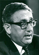 DI. HENRY KISSINGER, U.S. Politician and Nobel Peace Prize Winner - Vintage Photograph