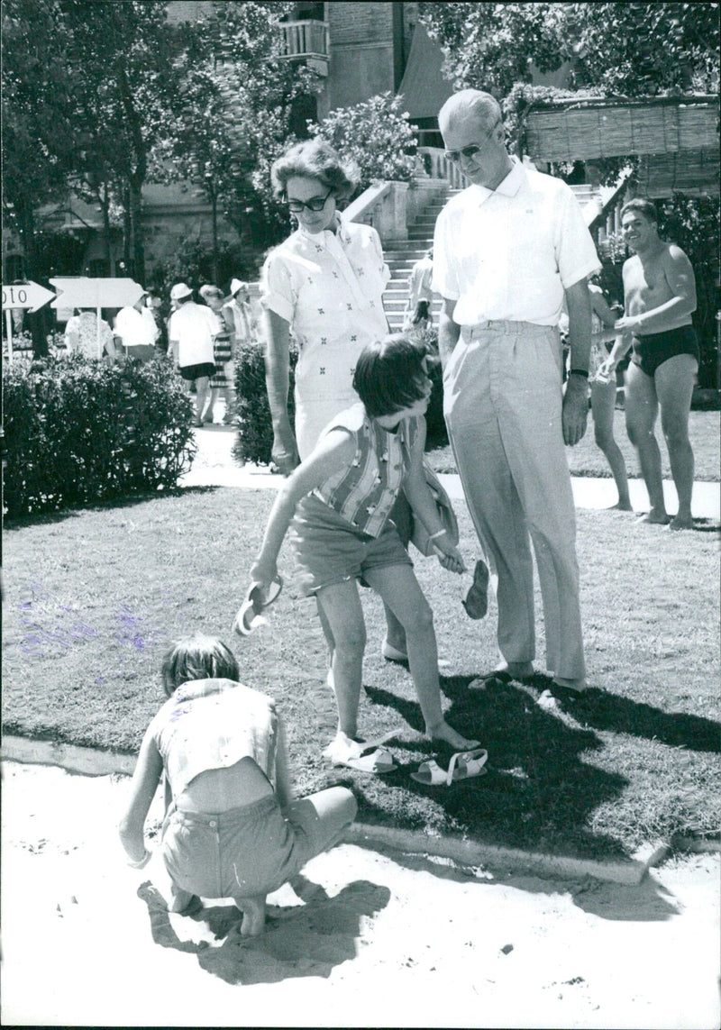 Stewart family enjoying their holidays in Venice - Vintage Photograph