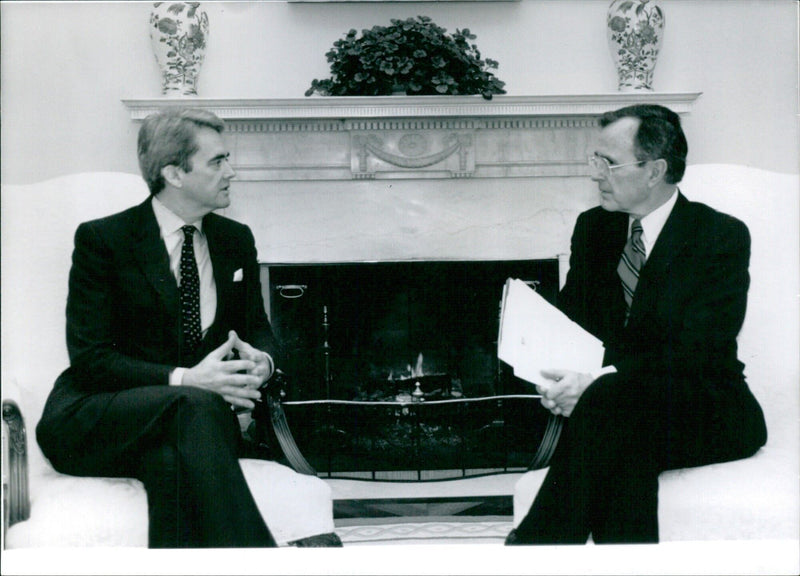 US Politicians: WILLIAM REILLY & PRESIDENT BUSH OPS - Vintage Photograph