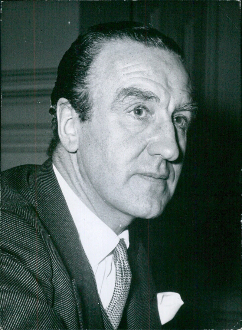 RT. HON. ERNEST MARPLES. P.C. M.Pa Postmaster-General in the Government of Mr. Harold Macmillan. - Vintage Photograph