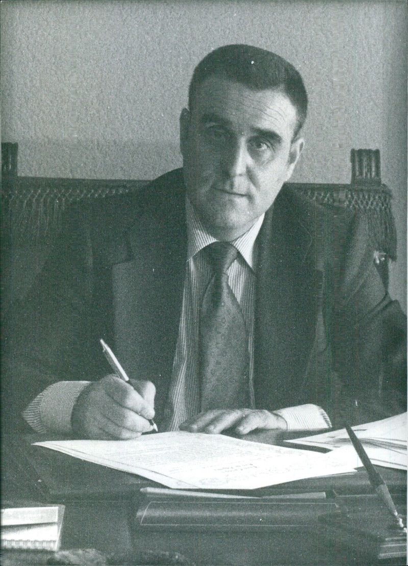 Agustin Rodriguez-Sahagun, Secretario General del partido gobernante UCD - Vintage Photograph