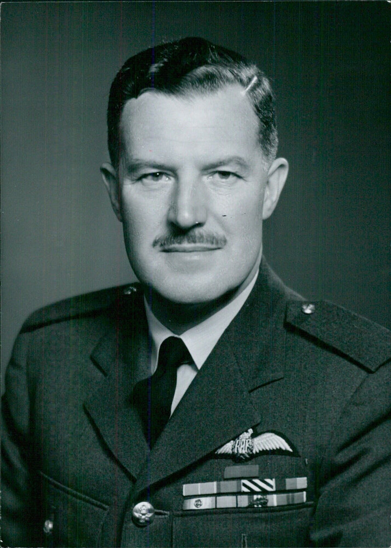 British Service Chiefs: AIR VICE MARSHAL W.E. OULTON, C.B. C.B.E., D.S.O., D.F.C. - Vintage Photograph