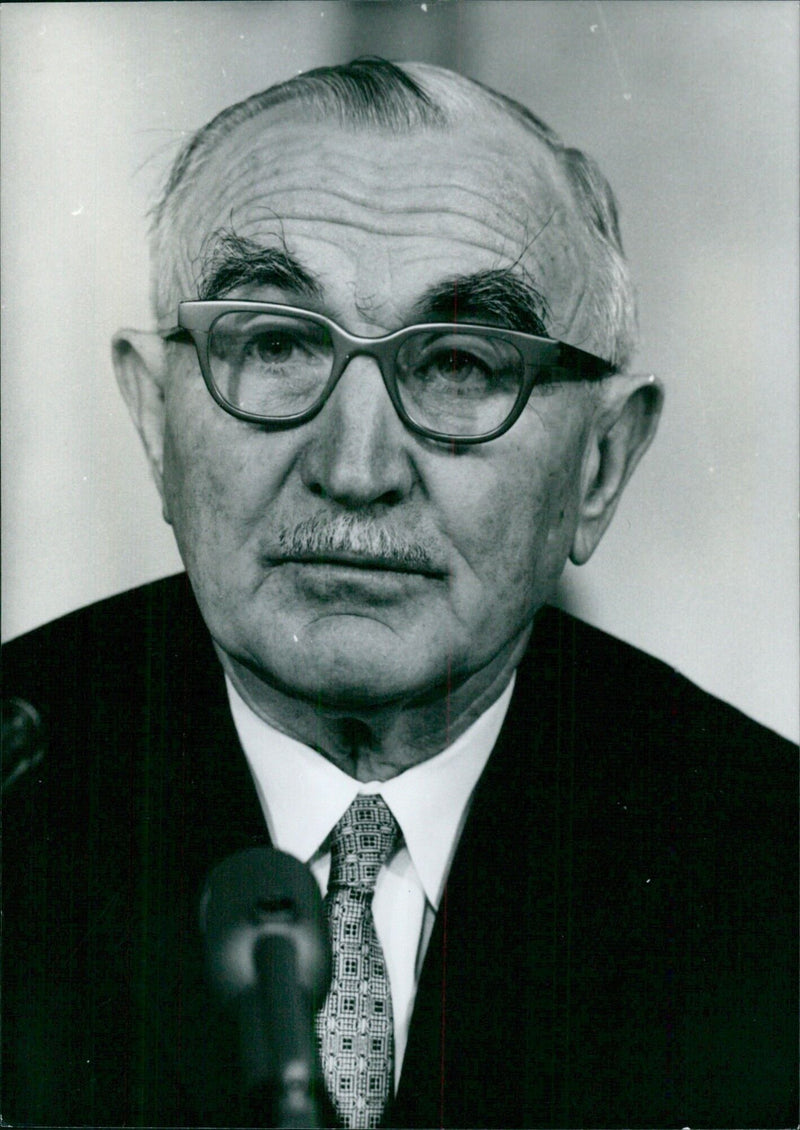 SENATOR WAYNE L. MORSE - Vintage Photograph