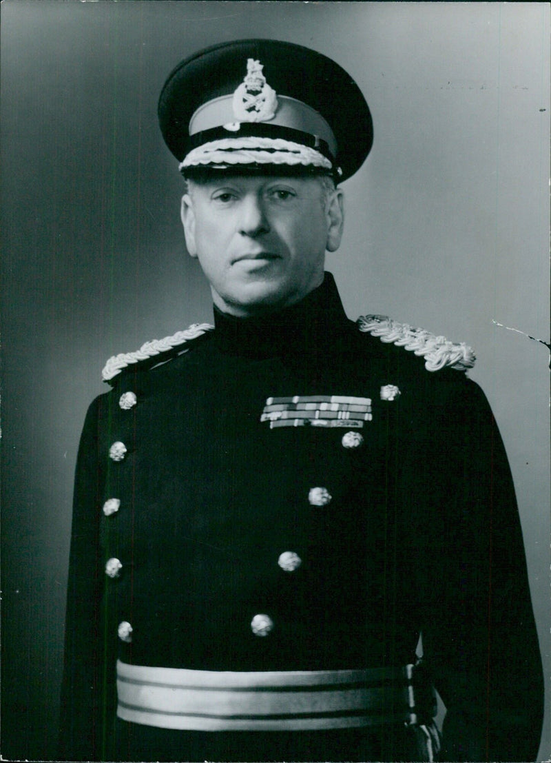 British Service Chiefs: LT-GENERAL SIR RODNEY MOORE C.B.E.D.S.G. K.C.V.O.C.B. - Vintage Photograph