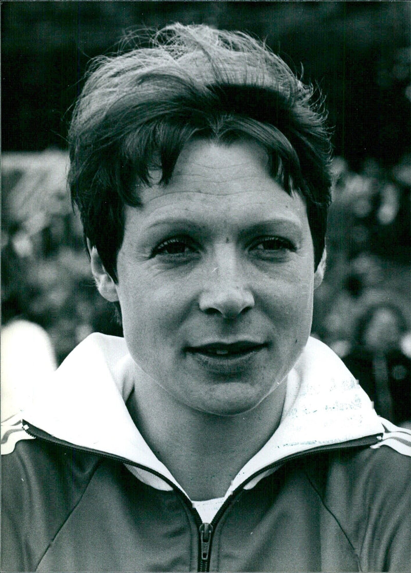 British Athletes: Sue Reeve - Vintage Photograph