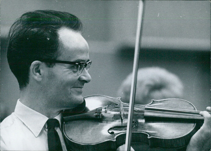 HUGH MAGUIRE, Leader of the BBC Symphony Orchestra - Vintage Photograph