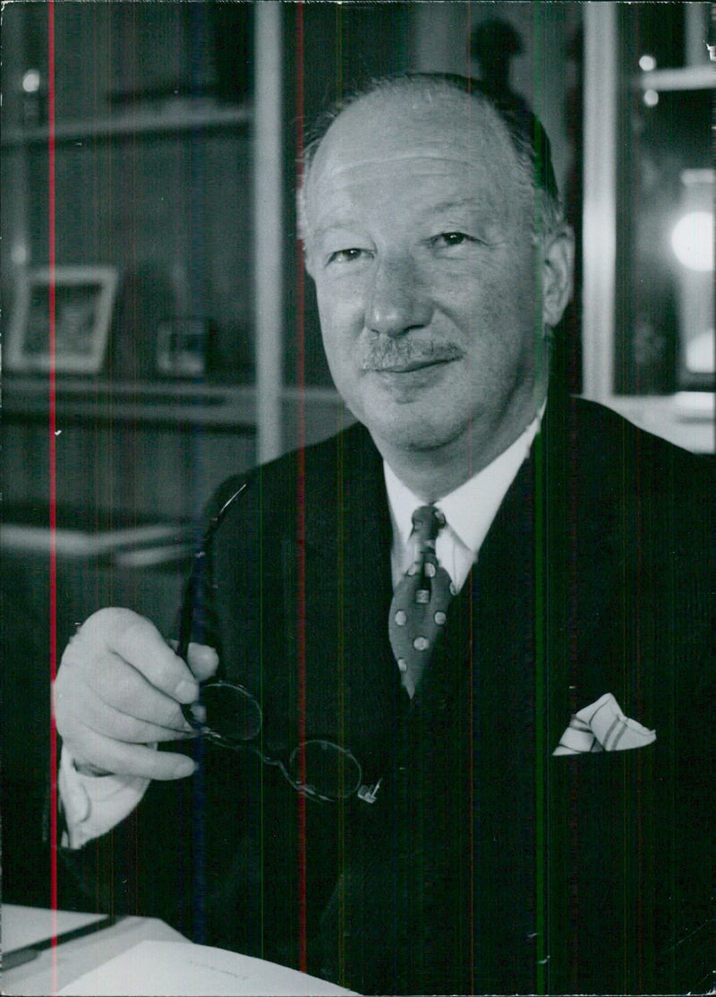 British Personalities: HARRY MOSS - Vintage Photograph