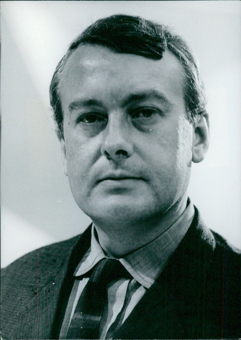 British Personalities: BRYAN ROBERTSON Director of the Whitechapel Art Gallery. - Vintage Photograph