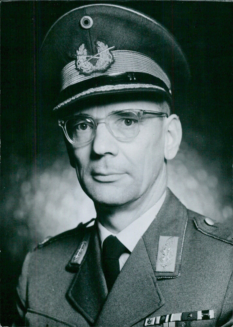 BRIG-GEN ULRICH DE MAIZIERE, Commandant of the Bundeswehr Military Academy in Koblenz - Vintage Photograph