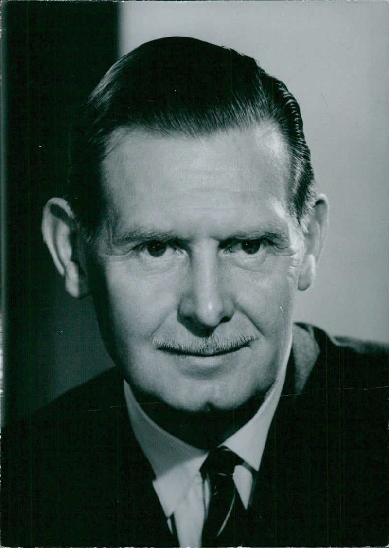 RIGHT HON. WILLIAM ROSS, M.P. - Vintage Photograph