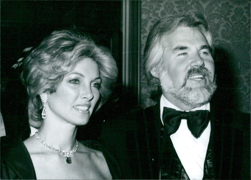 U.S. Singers: Kenny Rogers & Wife Marianne Ops - Vintage Photograph