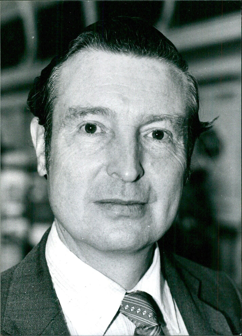 British Politicians: PETER ARCHER. M.P. - Vintage Photograph