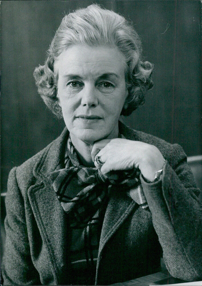 British Personalities: Lady Avonside - Vintage Photograph