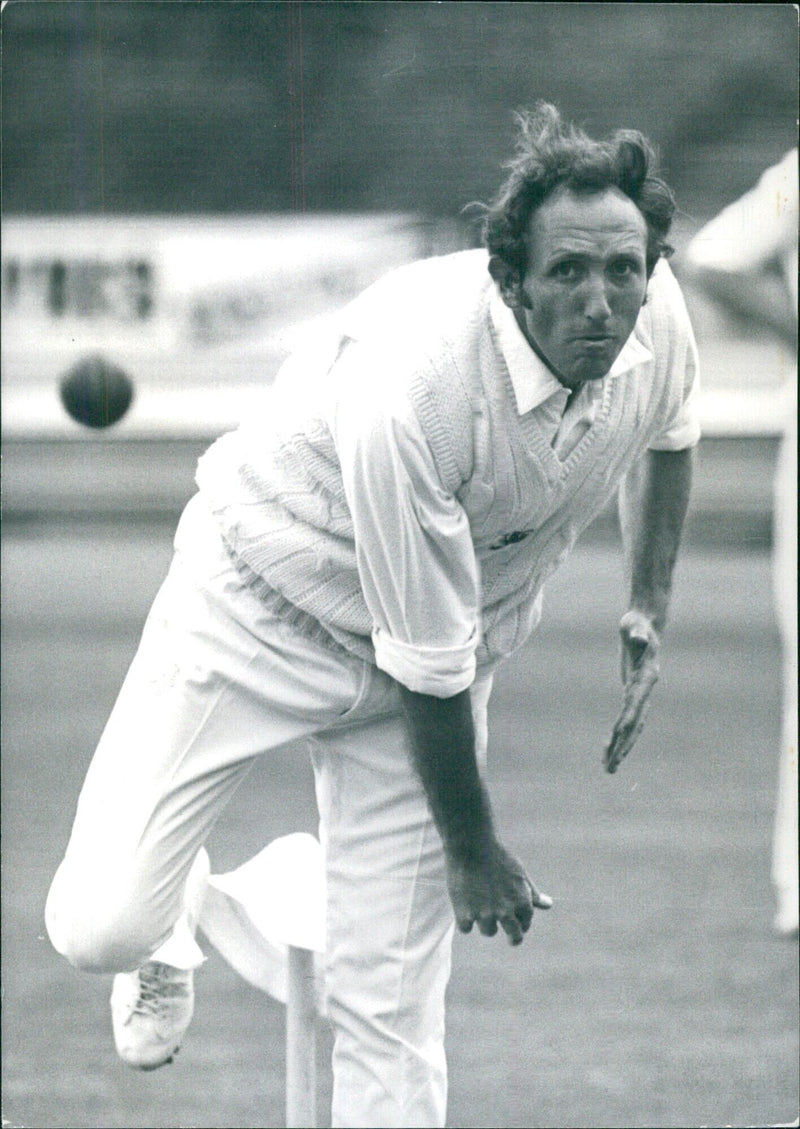 GEOFF ARNOLD - Surrey and England cricketer - Vintage Photograph