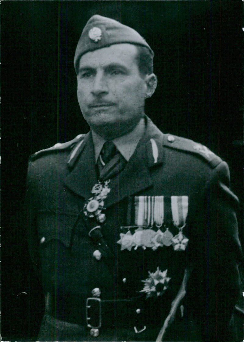 L RA Iraqi Service Chiefs: RAFIQ PASHA ARIF Chief of Star, Iraq Army. - Vintage Photograph