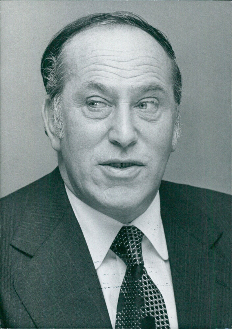 British Businessmen: LESLIE PORTER Chairman of Tesco Stores (Holdings) Ltd. - Vintage Photograph