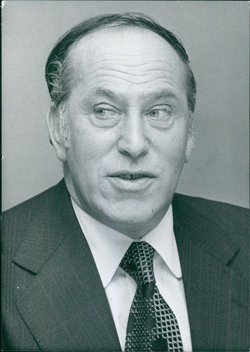 British Businessmen: LESLIE PORTER Chairman of Tesco Stores (Holdings) Ltd. - Vintage Photograph