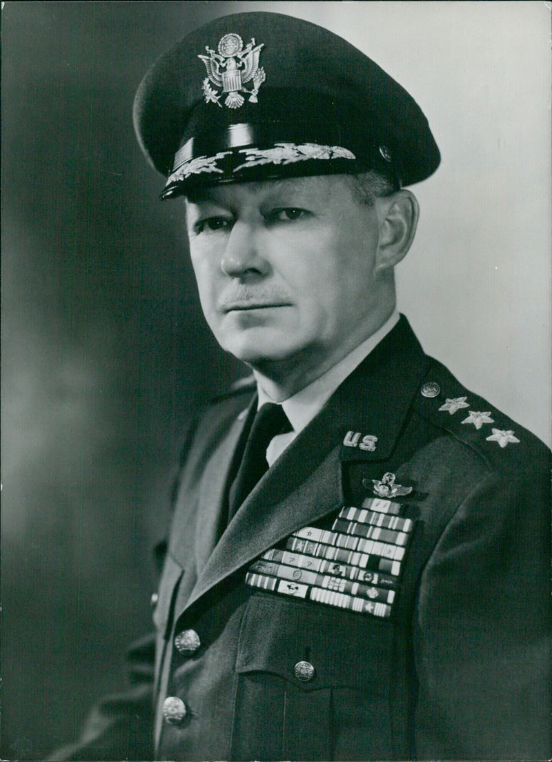 US Letter American Service Chiefs: LT. GENERAL SAMUEL E. ANDERSON U.S.A.F. - Vintage Photograph