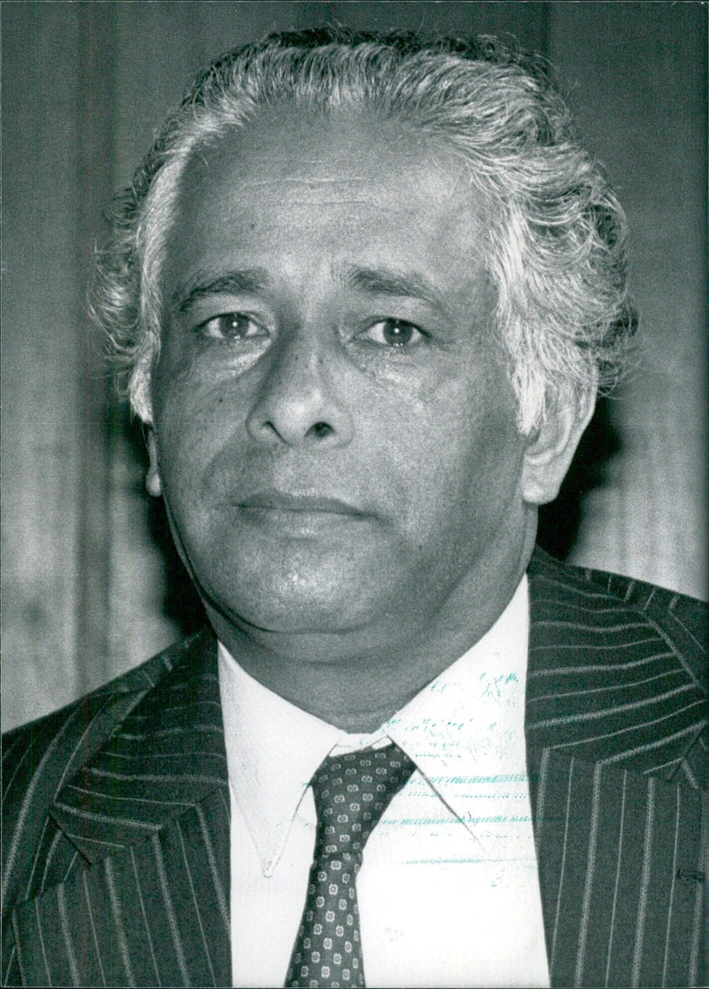 ANEEROOD JUGNAUTH OPS - Vintage Photograph