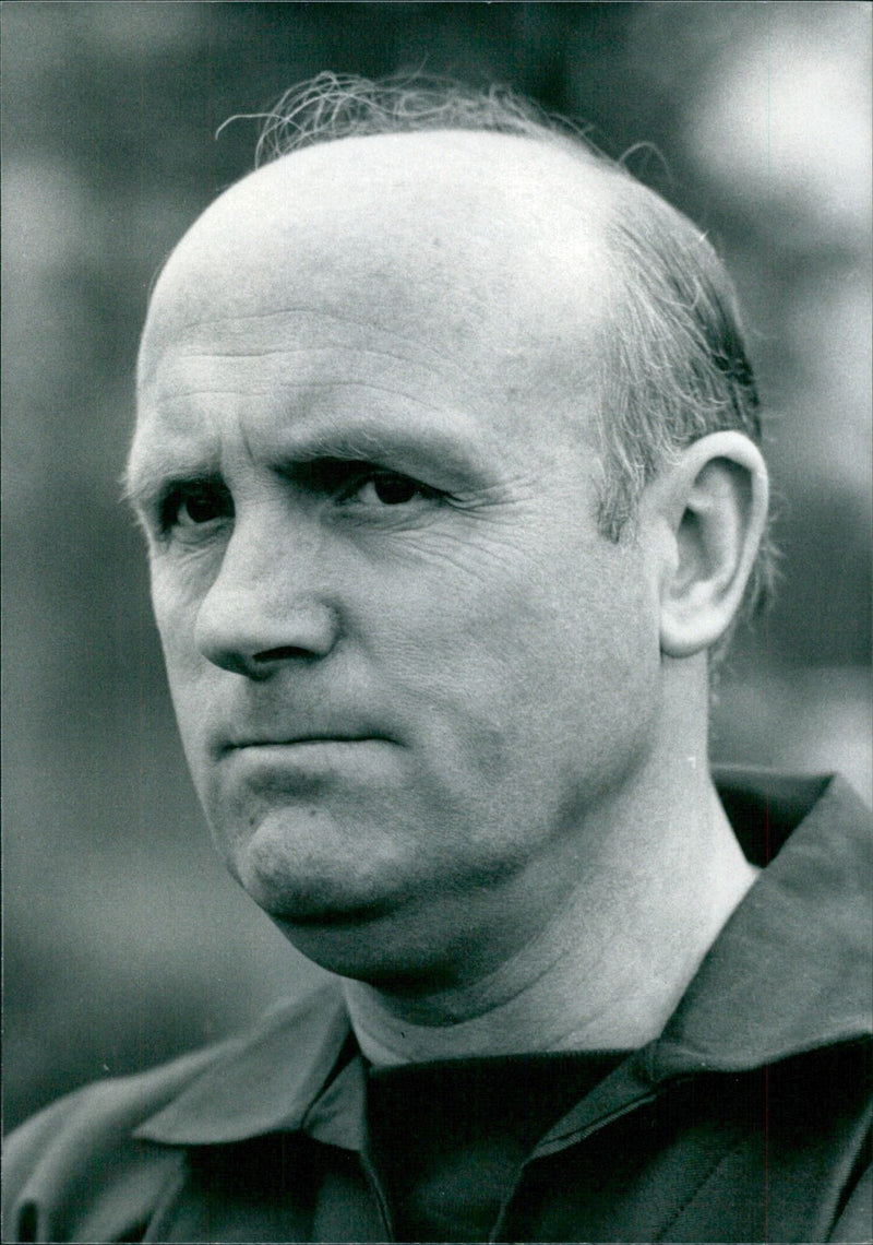 DON HOWE, Trainer of the England national football team - Vintage Photograph