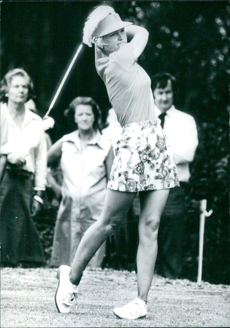 PAM HIGGINS, Top Earner on Women's Professional Golf Circuit - Vintage Photograph