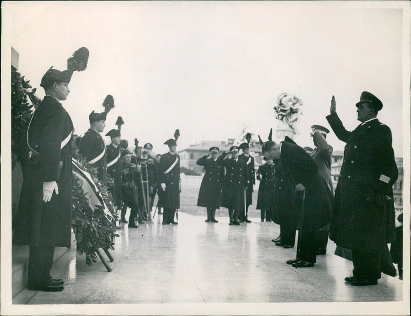 Premier Chamberlain Visits Tomb of Unknown Warrior in Rome - Vintage Photograph