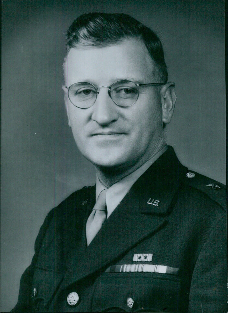 U.S. American Service Chiefs BRIG. GEN. HAYDON L, BOATNER Commandant of prisoner-of-war camp, Koje Island, Korea. - Vintage Photograph