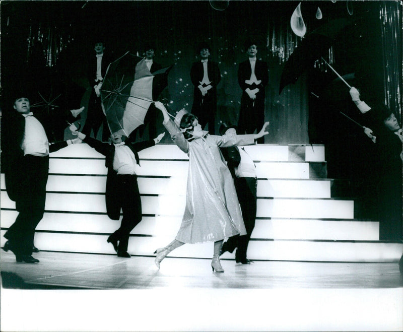 Ann Margret's comedy routine on opening night - Vintage Photograph