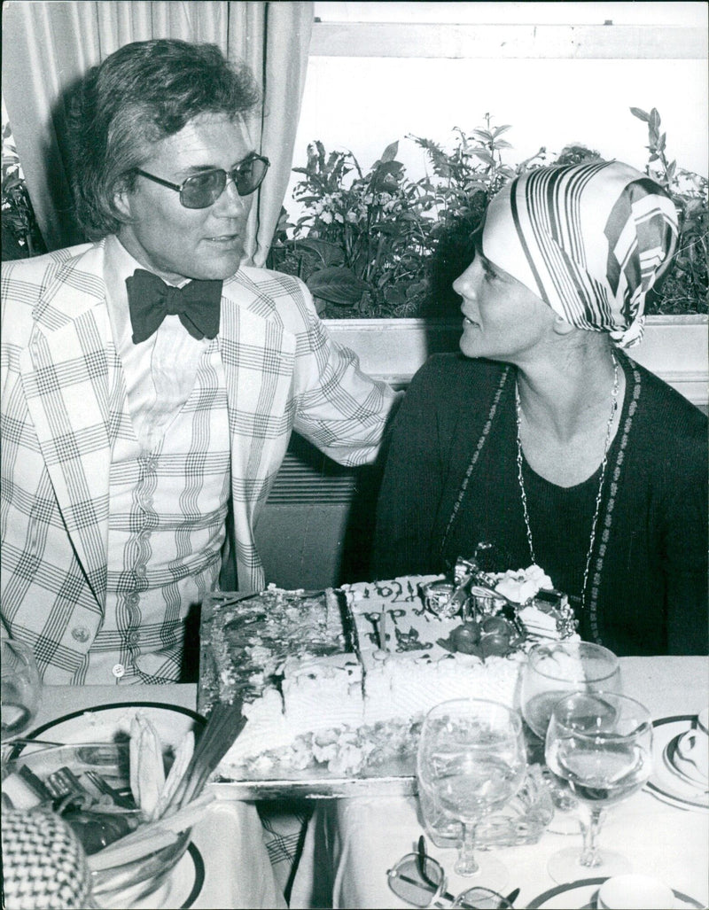 ROVER SMITH, ANN-MARGRET foodchidays pardy (33) - Vintage Photograph