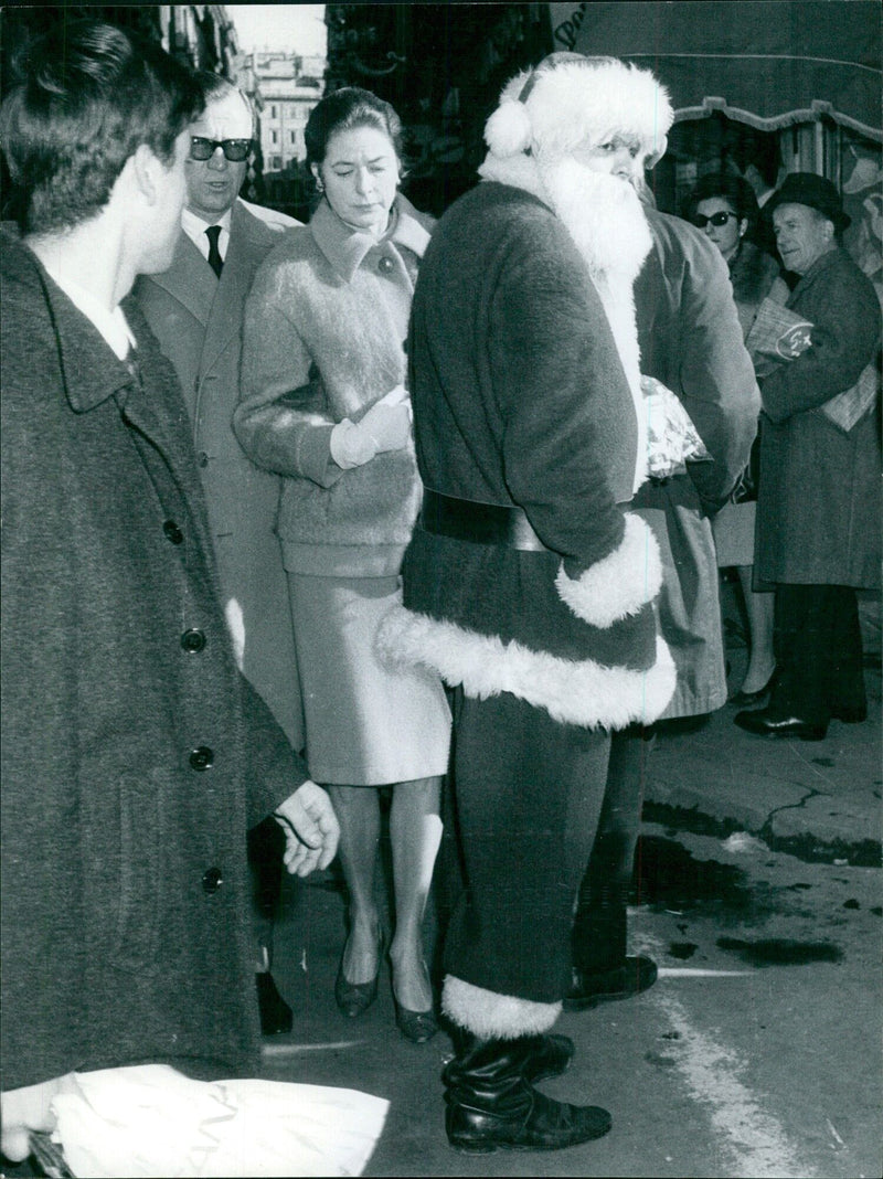 Ingrid Bergman at AB (IMS) INTER Magazine - Vintage Photograph