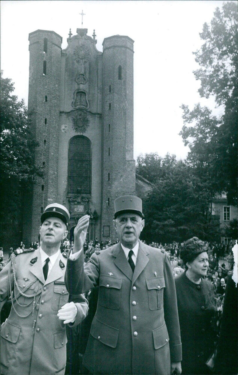 De Gaulle in Auschwitz - Vintage Photograph