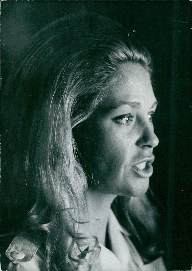 MRS JOAN KENNEDY, Wife of Senator Edward Kennedy - Vintage Photograph